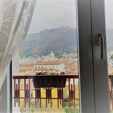 Maison 53 Incantevole Appartamento Vista Cattedrale Di Como Kültér fotó