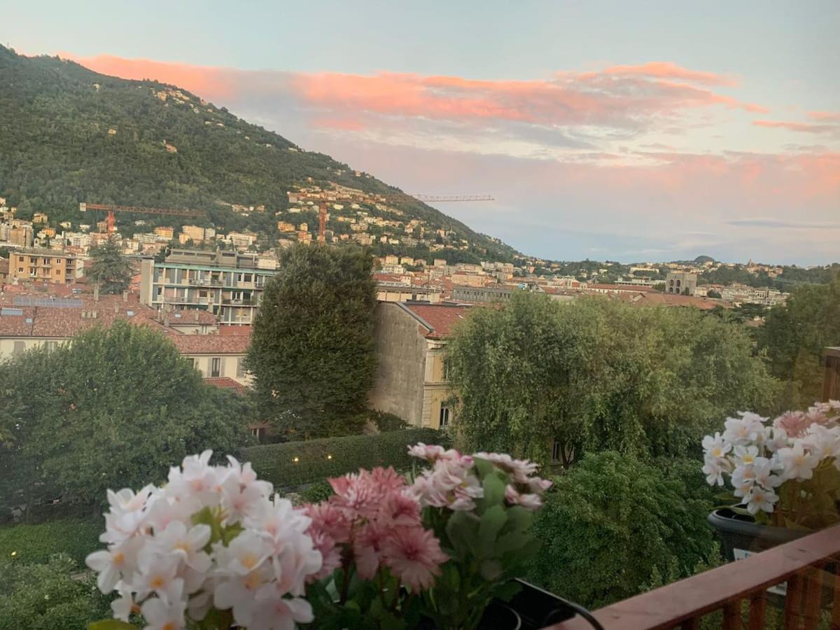 Maison 53 Incantevole Appartamento Vista Cattedrale Di Como Kültér fotó